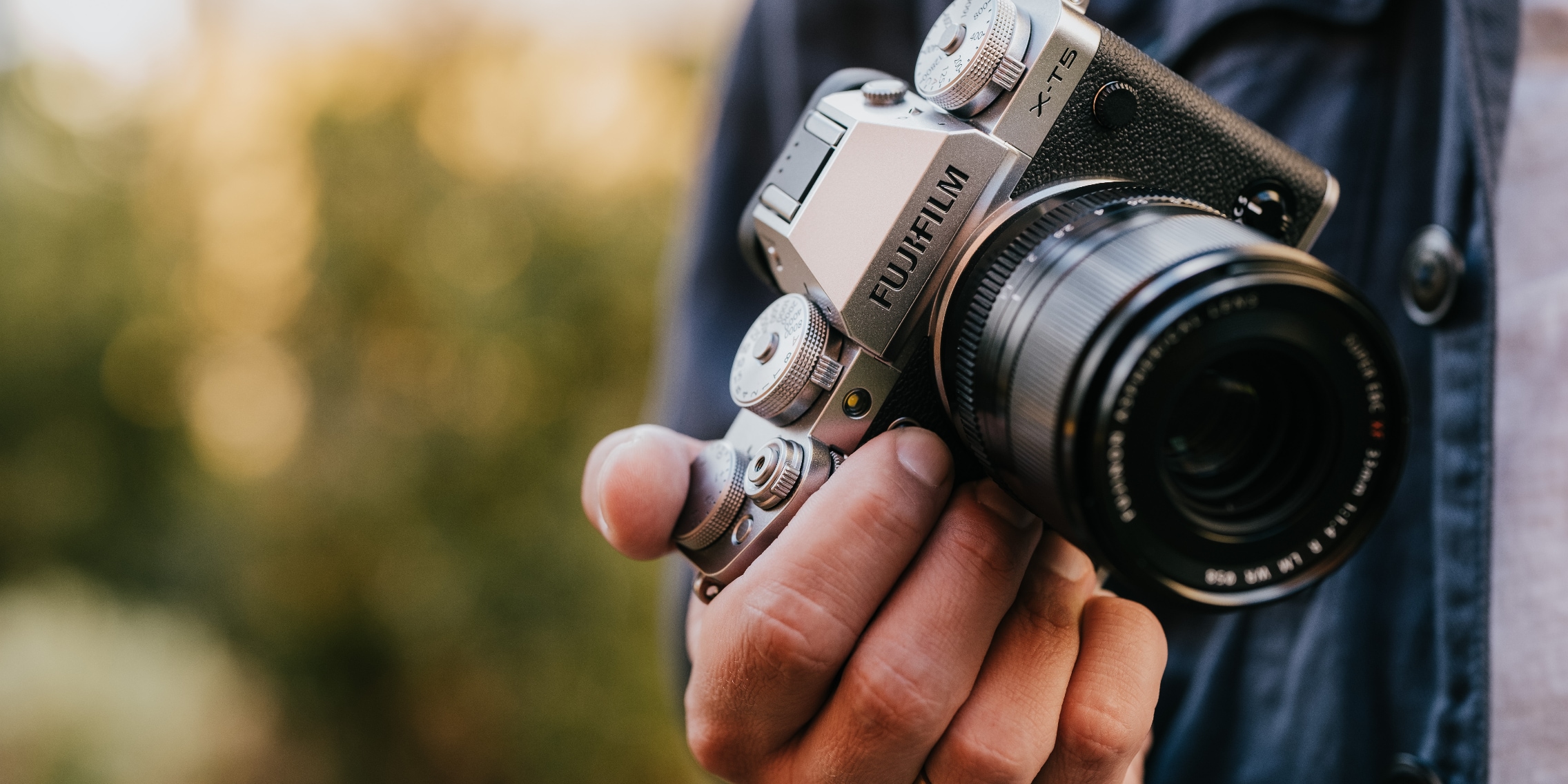 Fujifilm X-T5 本体 FUJIFILM X-T5 Announced – New 40.2MP Sensor in More Compact